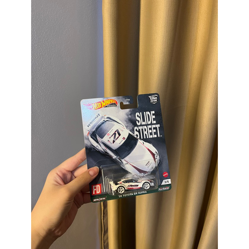 Hotwheels Slide Street Toyota GR supra