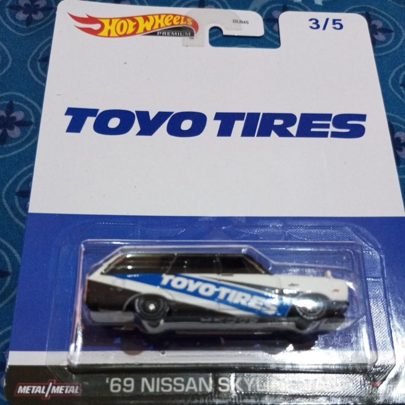 HOTWHEELS PREMIUM 69 NISSAN SKYLINE VAN