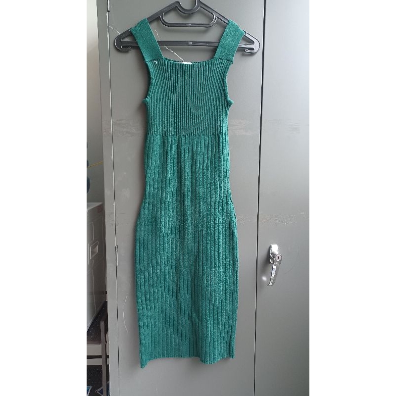 Dress rajut hijau botol