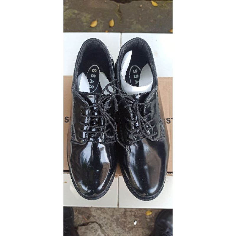 SEPATU PDH JATAH TNI