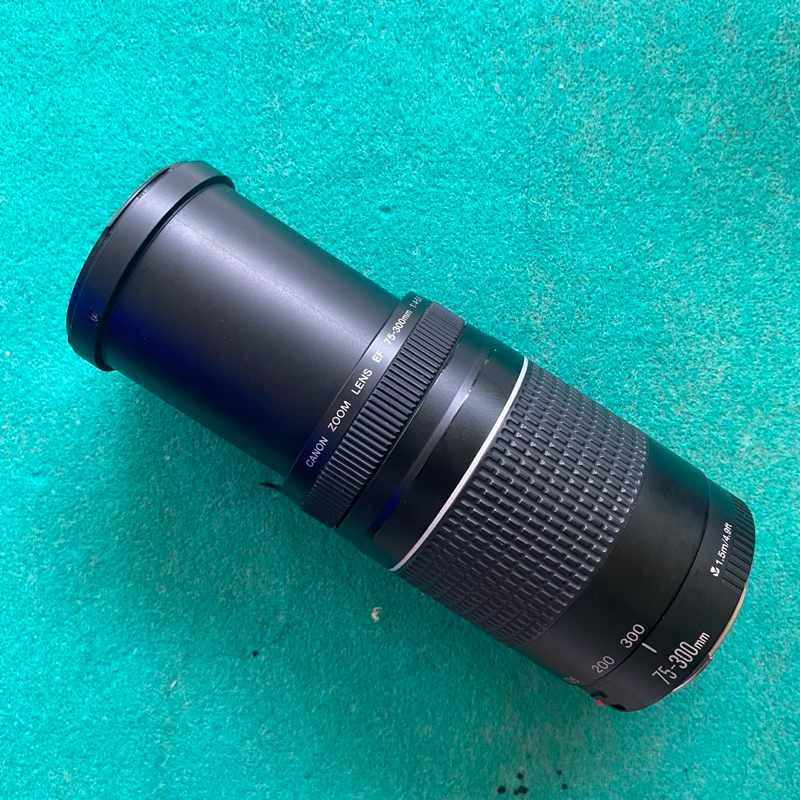 LENSA TELE CANON 75 300 MM MULUS COCOK BUAT FOTO SPORT LENSA TELE ZOOM CANON 75 300