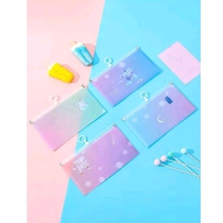 

PouchTempatPensilTransparan