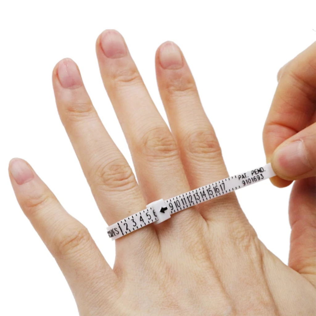 

Penggaris Flexible Lingkaran - Alat Ukur Jari Cincin - SFO Semarang Official