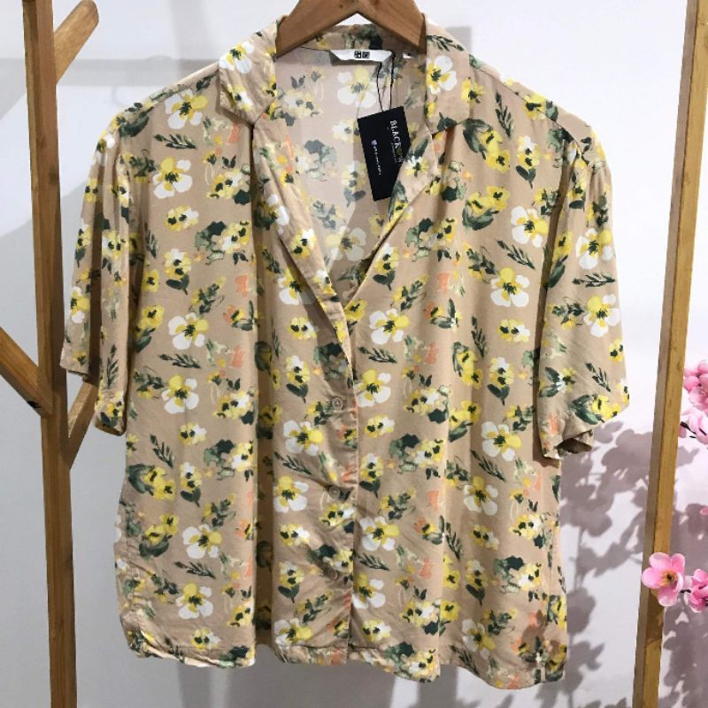 Uniqlo Flower Printed Open Collar Shirt