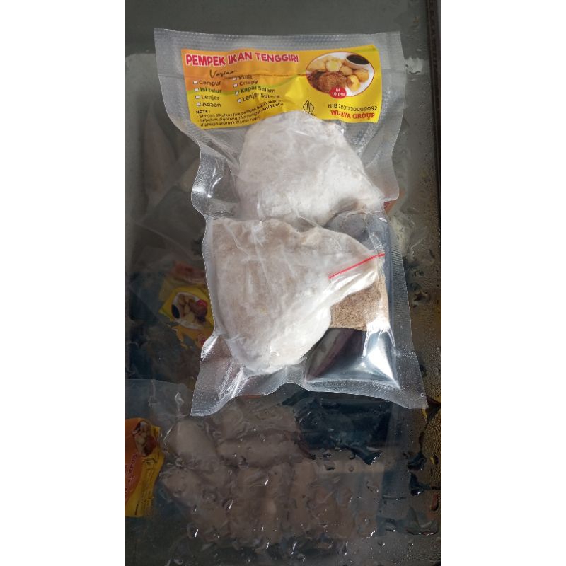 

PEMPEK IKAN KAPAL SELAM ISI 2 PC