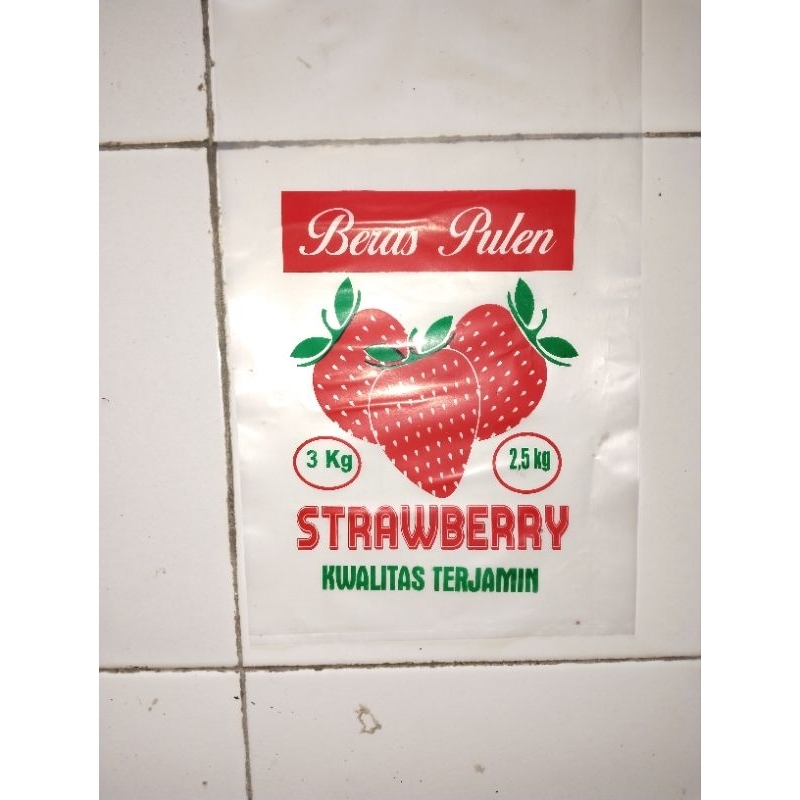 PLASTIK BERAS STRAWBERRY 2,5kg /3kg isi 100 pcs
