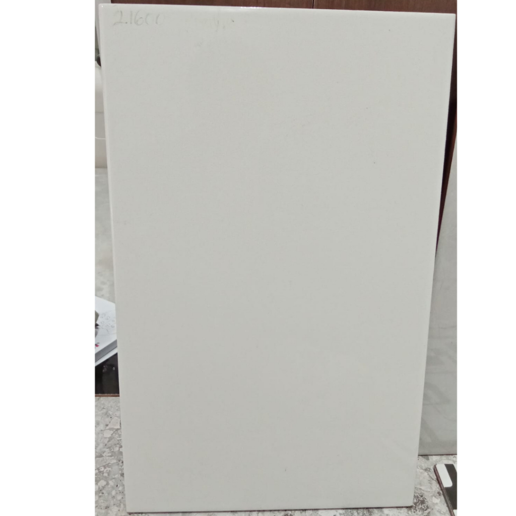 IKEMA KERAMIK UKURAN 25X40 UNTUK LANTAI DAN DINDING PUTIH