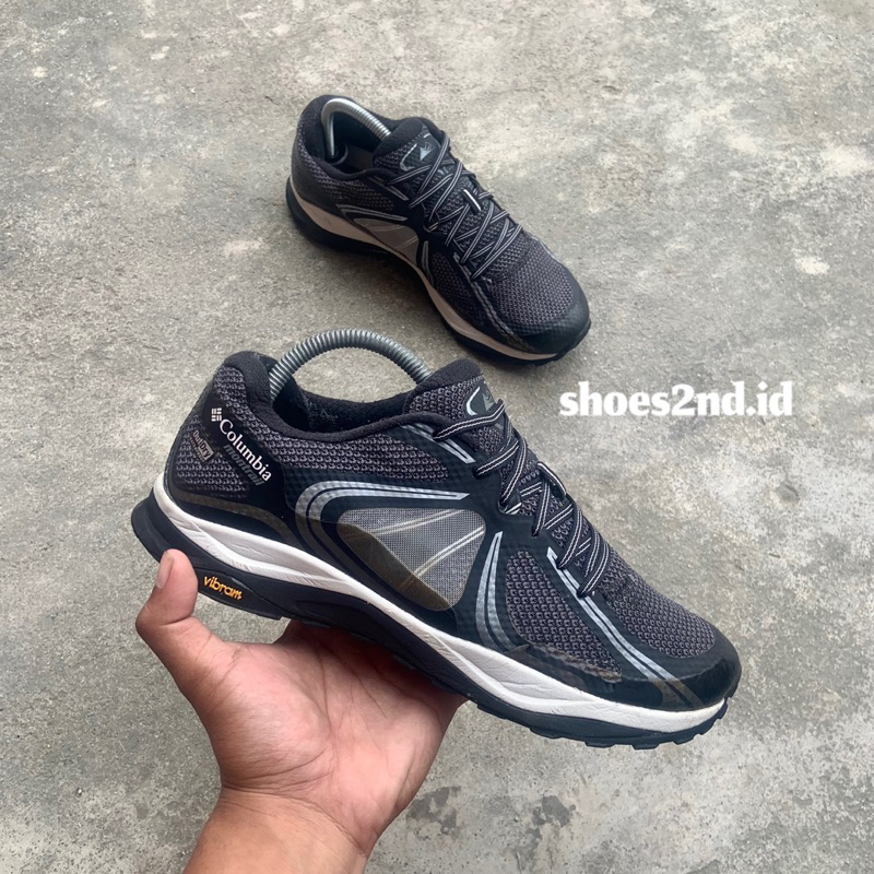 SEPATU OUTDOOR COLUMBIA MONTRAIL SIZE 41