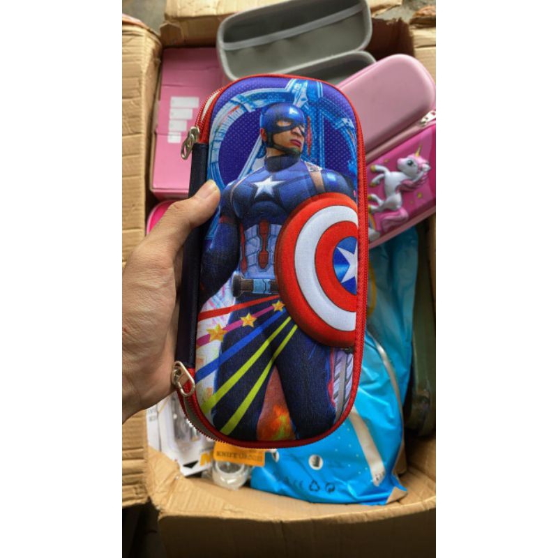 

KOTAK PENSIL KARAKTER