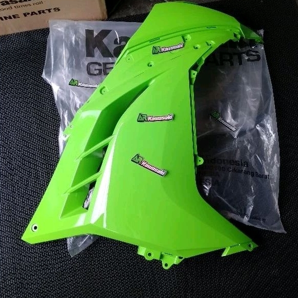 SAYAP FAIRING KANAN NINJA 250 FI OLD HIJAU ORIGINAL