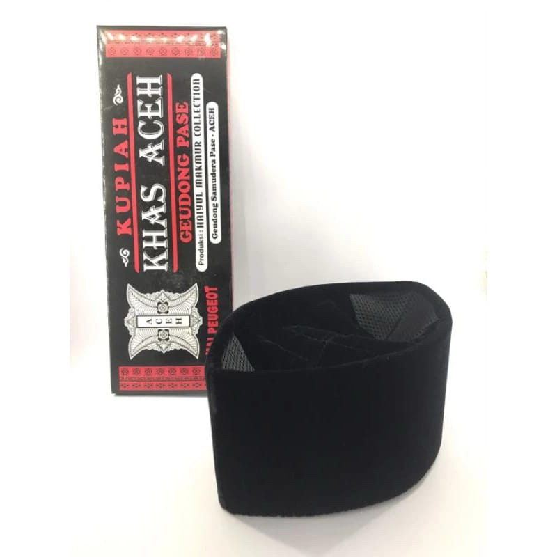 Peci hitam polos bahan beludru premium asli Aceh / Kopiah hitam polos khas Aceh bahan berkualitas ti