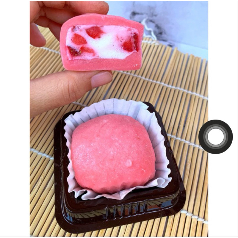 

mochi isi fla dan strawberry