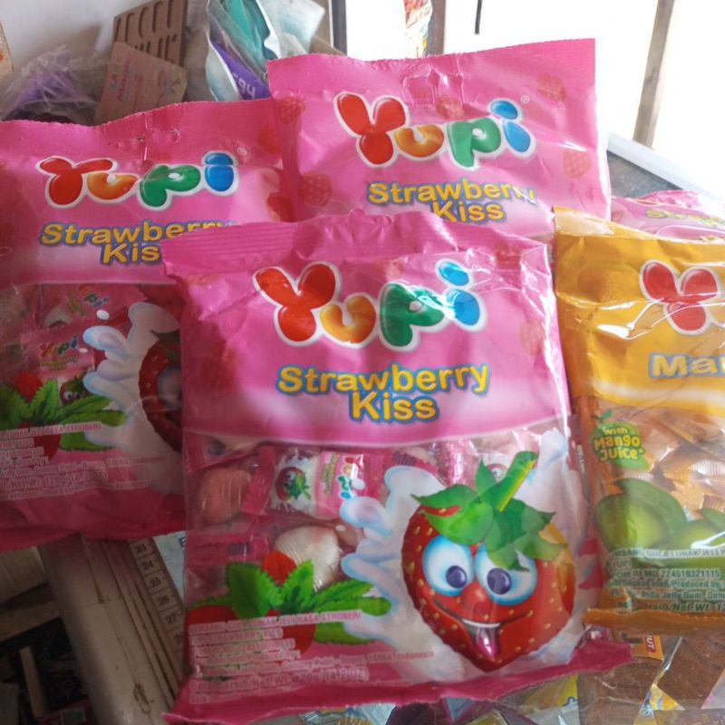 

permen yupi stroberi strawberry kiss murah jatim