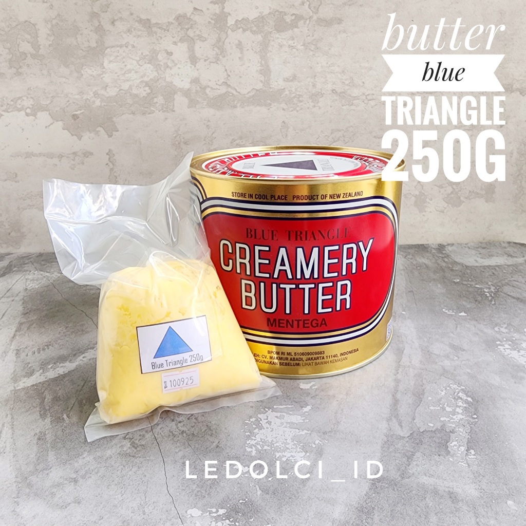 

RB BUTTER SEGITIGA MENTEGA SEGITIGA BUTTER BLUE TRIANGLE PLASTIK 250G