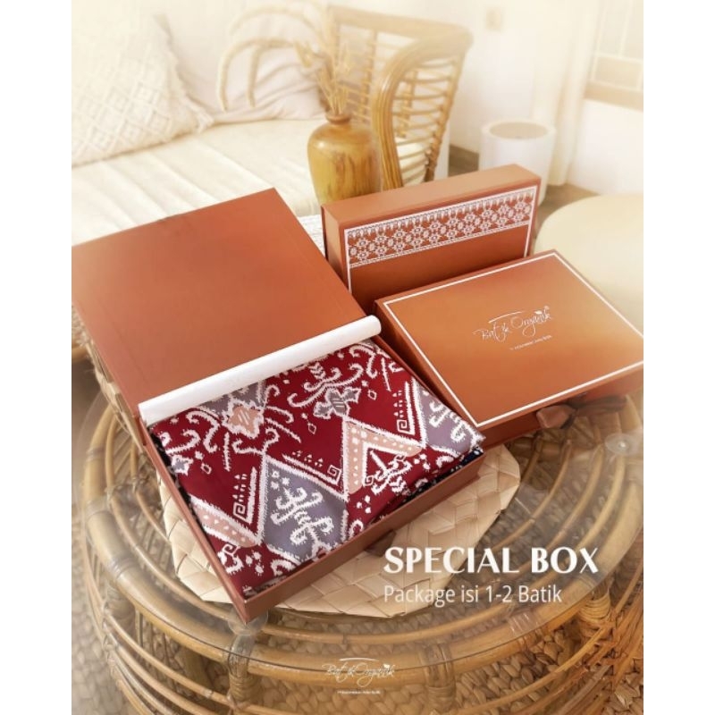 

Box Hampers Premium Kain Batik Organik