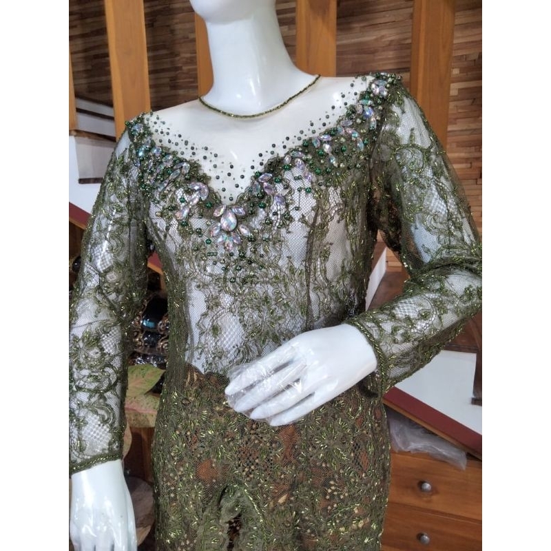 kebaya pengantin hijau olive, hijau army.
