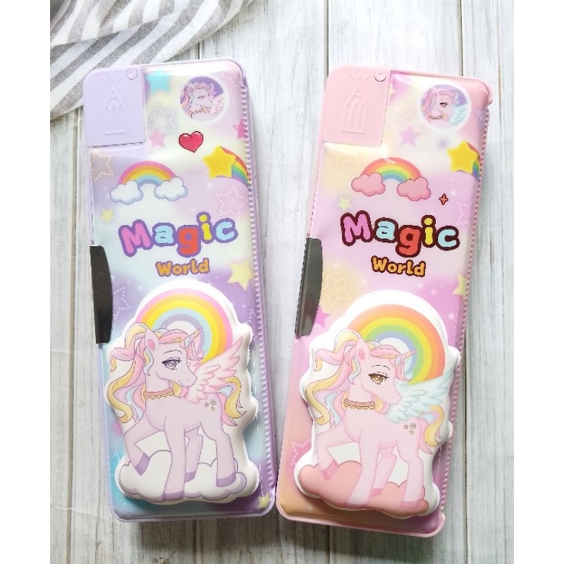 

TEMPAT PENSIL MAGNET 35300-B ADA SQUEZZY UNICORN/PC MAGNET 2 PINTU MOTIF UNICORN LUBANG RAUTAN/ 1 TEMPAT PENGHAPUS UK 23.3X8.5X3.5CM