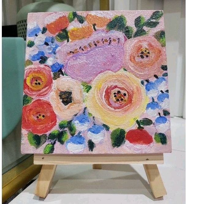 

Mini painting with easel. Ukuran 15x15cm. Lukisan asli. Cute and elegant choice for hampers and gift.