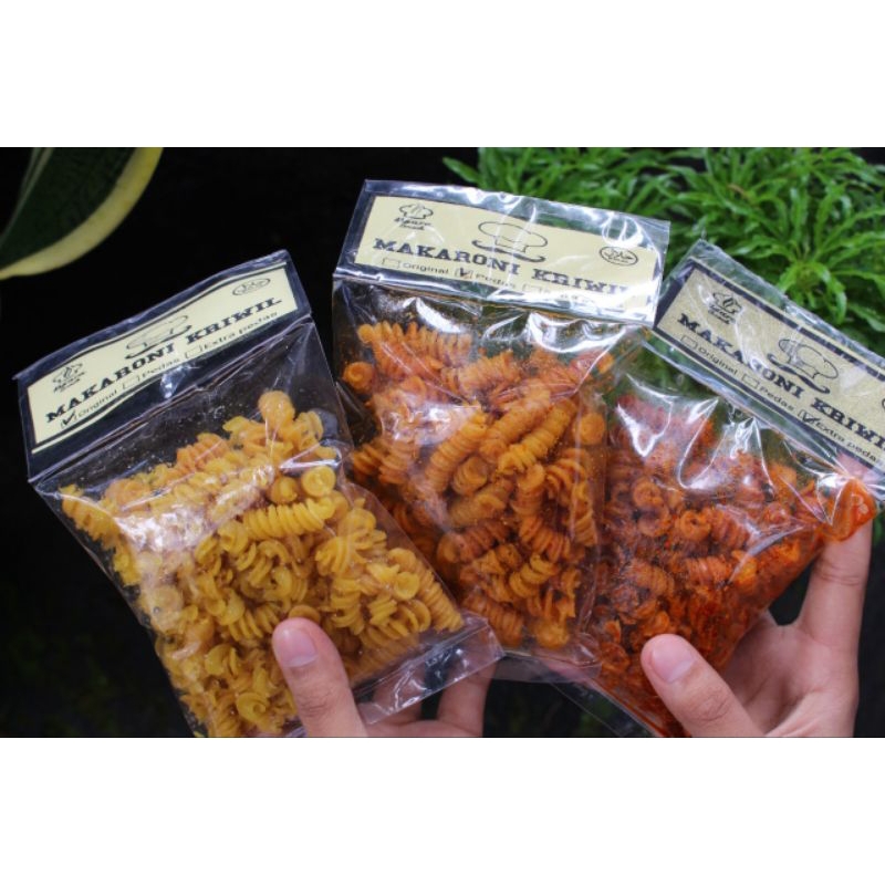 

MAKANAN RINGAN SNACK PEDAS MURAH MAKARONI SPIRAL MAKARONI KRIWIL BANTET TASIKMALAYA MAKARONI URIL TASIKMALAYA 50 70 GRAM