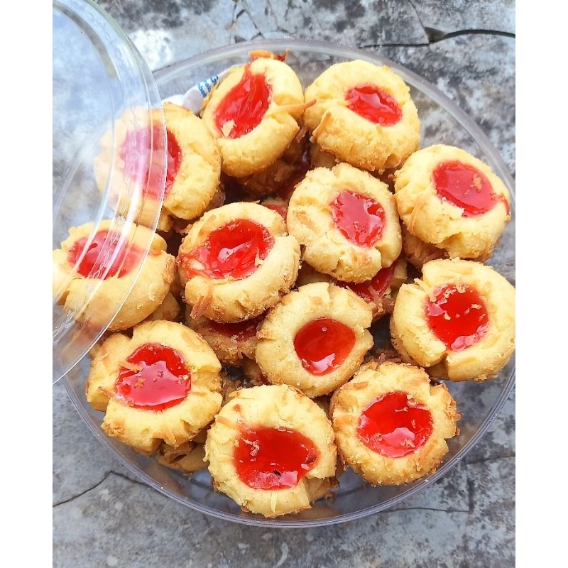 

Kue Thumbprint Cokelat / Strawberry