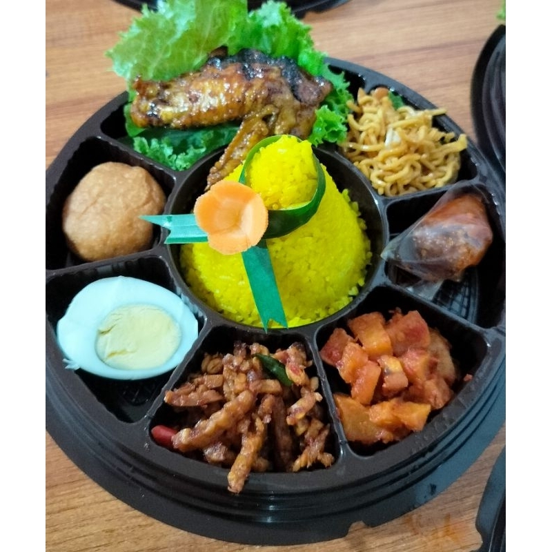 Nasi kuning tumpeng mini/Tumini