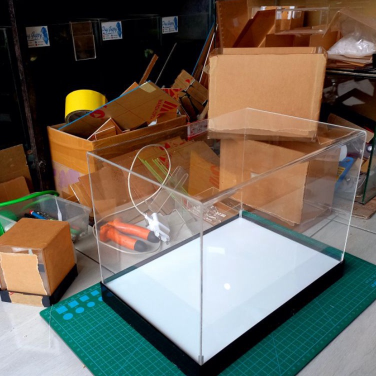 ART V37D Box display akrilik 3x2x2cm