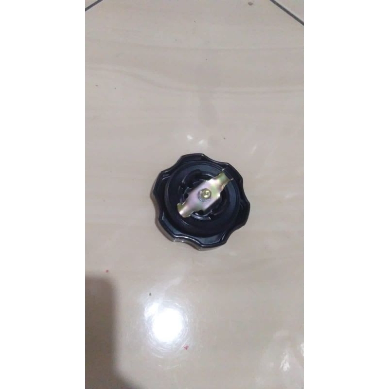 TUTUP OLI MESIN CANTER