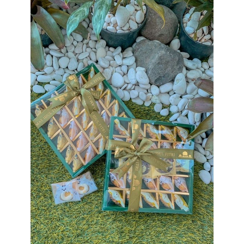 

HAMPERS MINI BOX LEBARAN BELTINS