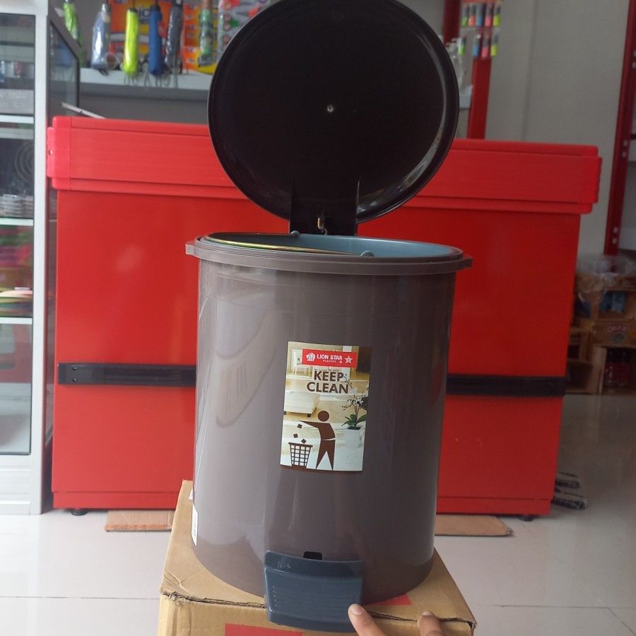 Tempat sampah injak Lion star 10 liter