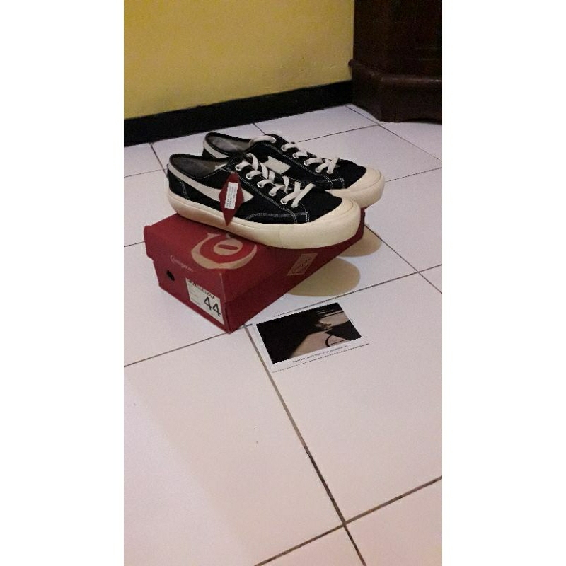 compass gazelle bw second