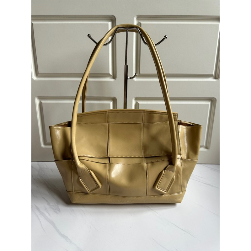 Bottega veneta arco