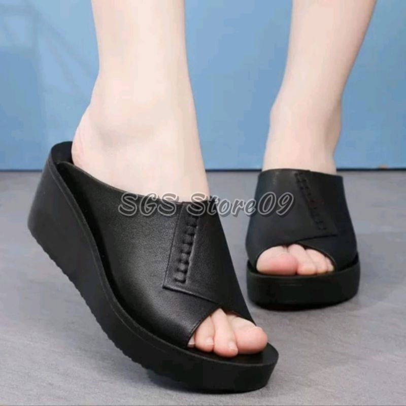 Wedges Selop Wanita CALBI Hak 7 cm Terbaru