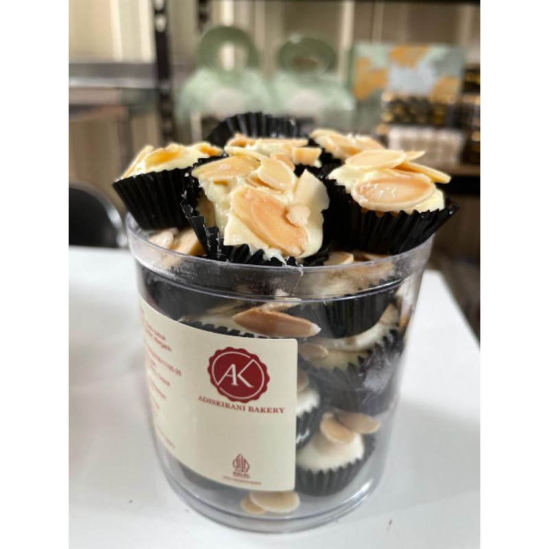 

jual kue kering Almond Milk toples 250gr di cinere depok