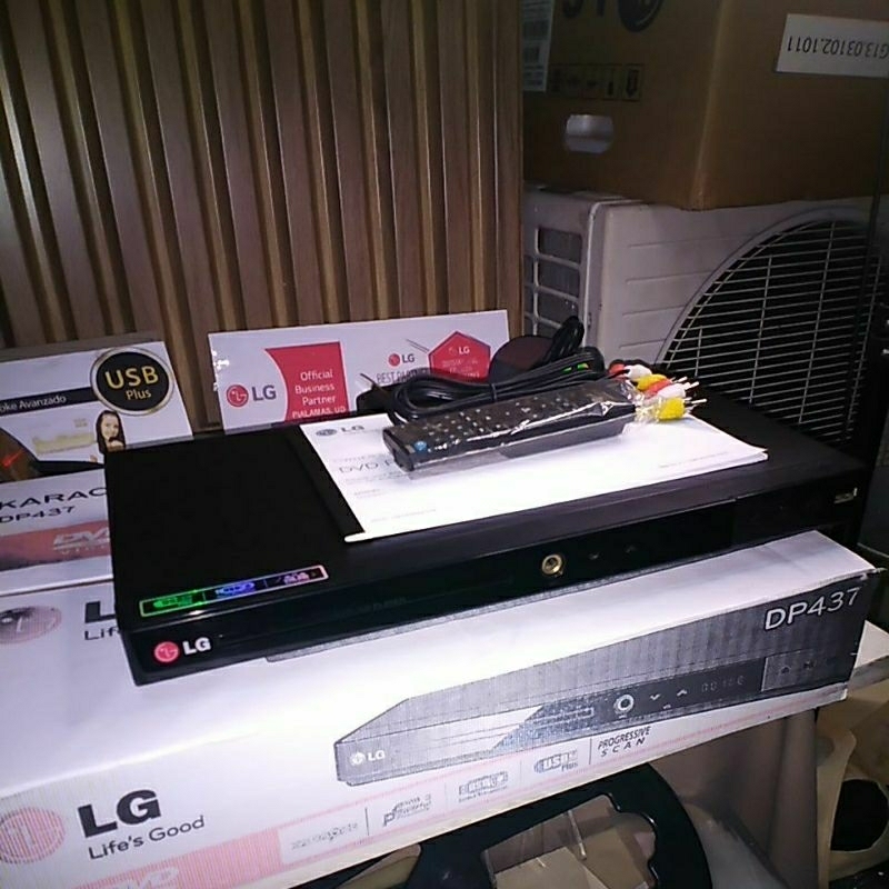 DVD VCD PLAYER MERK LG TYPE DP 437 KARAOKE SINGLE LUBANG MIC ORIGINAL EX DISPLAY PAJANGAN PAMERAN AS