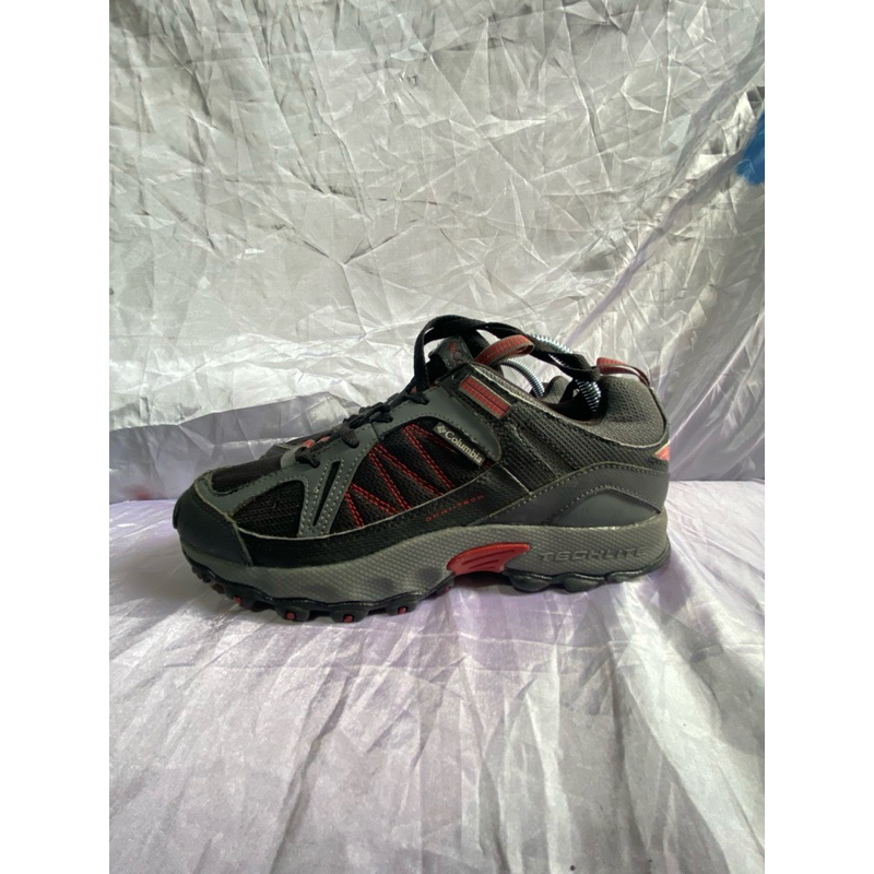 sepatu gunung columbia size 41