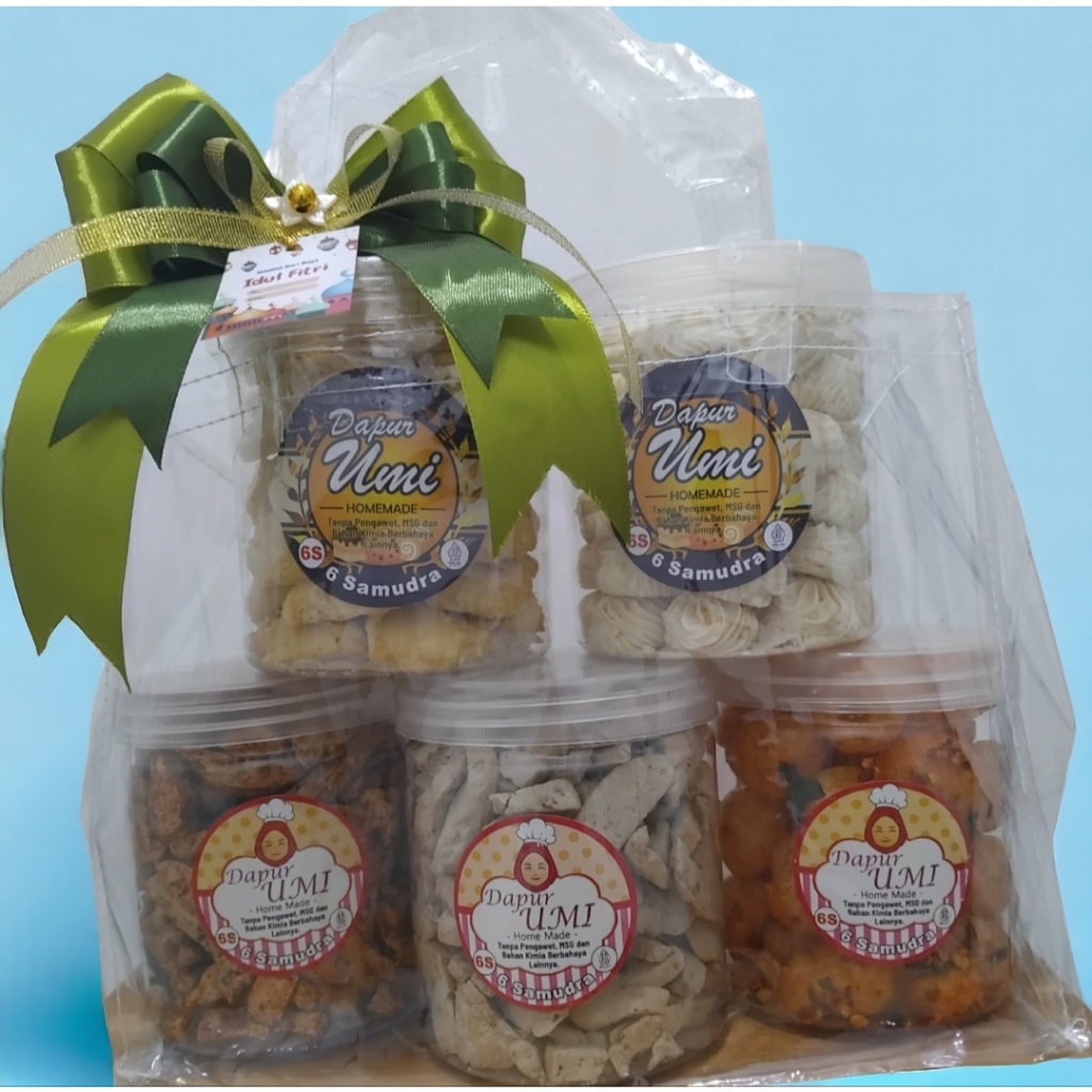 

Parsel untuk bulan suci romadhon isi 5 ,sagu keju , alomond cheese , bareng pedas,basreng asin jeruk,kripik bola bola