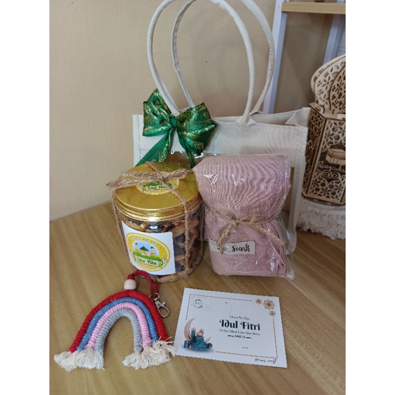 

Hampers Lebaran | Hampers Idul Fitri - Idul Adha | Gift Custom | Hampers Bag | Hampers Hijab |