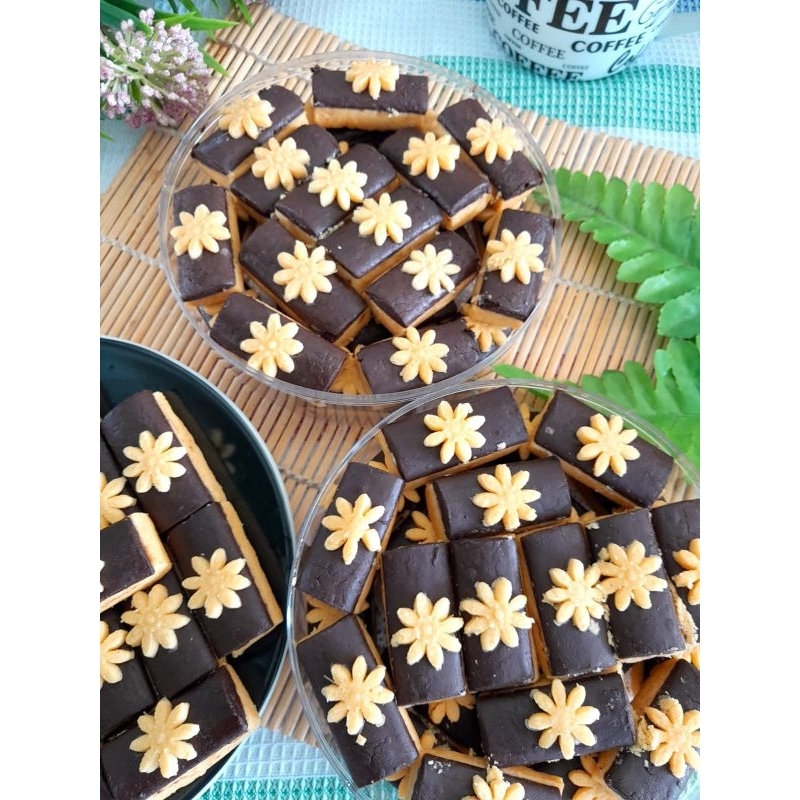 

kue kering lebaran kemasan 250 gram nastar kastengel putri salju stick coklat choco ball sagu keju lidah kucing thumbprint