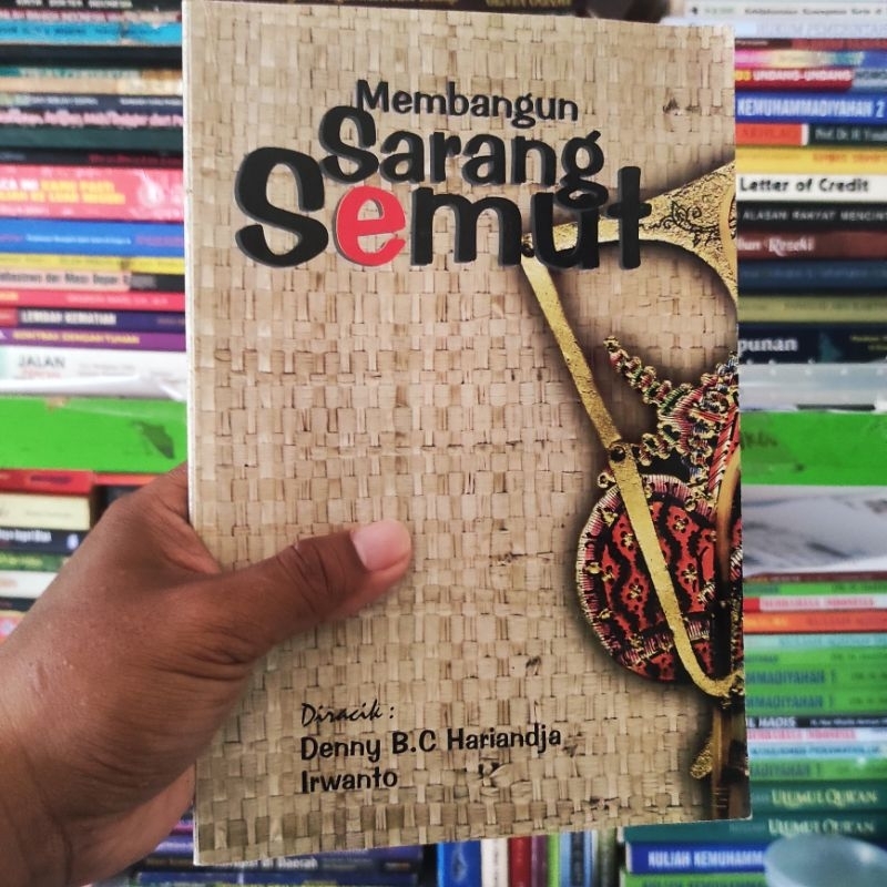 (ori) buku membangun sarang semut - denny B.C Hariandja
