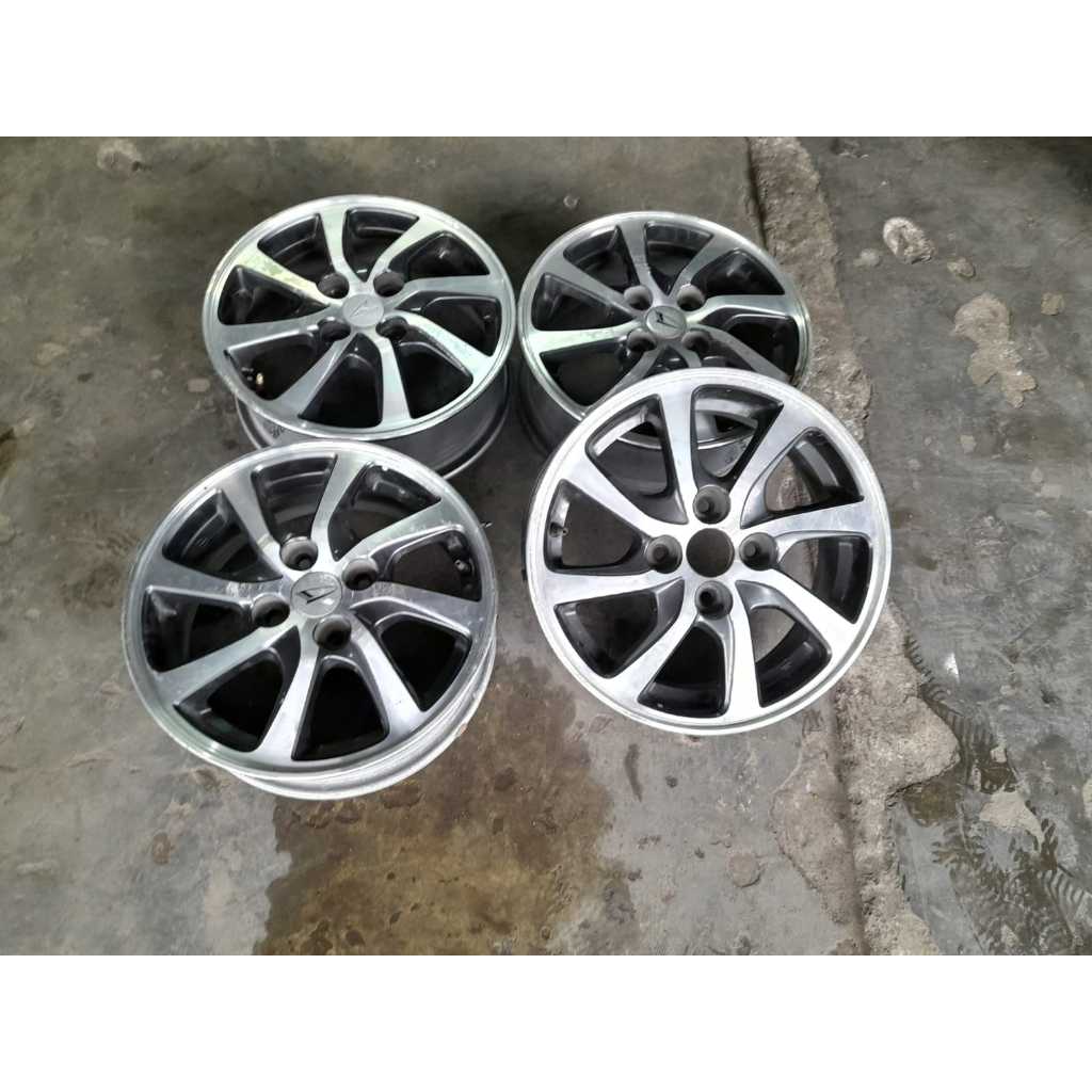 Velg Copotan Mobil Sigra Ring 14 Pcd 4x100 G/P