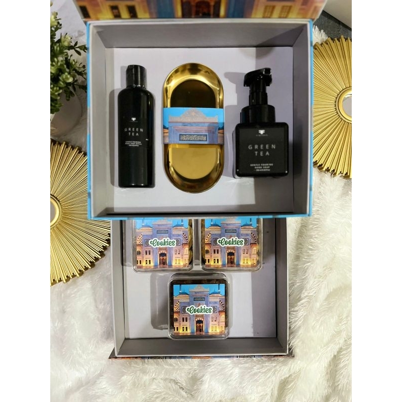 

HAMPERS MEDINAH EDITION