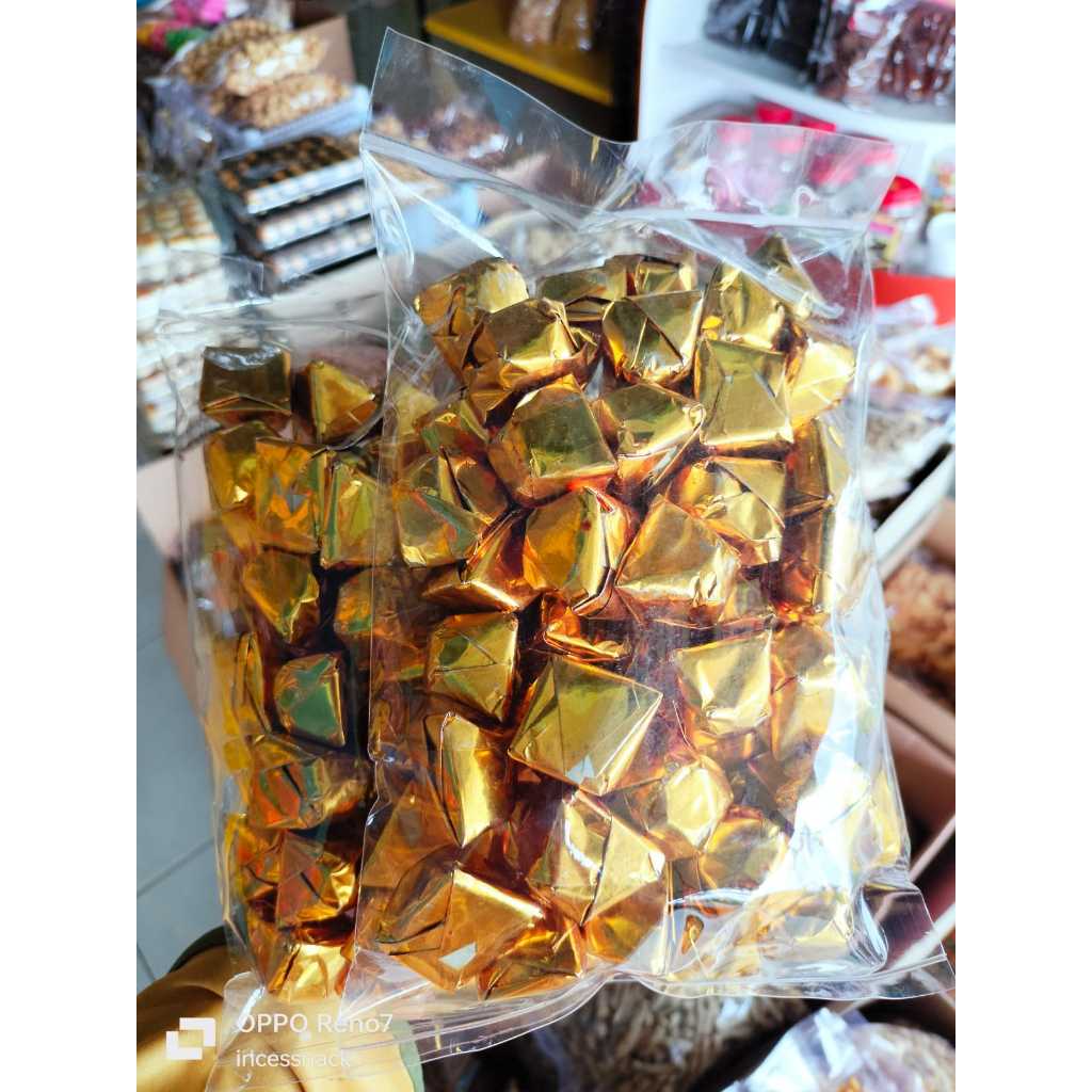 

Coklat Piramid 500gr