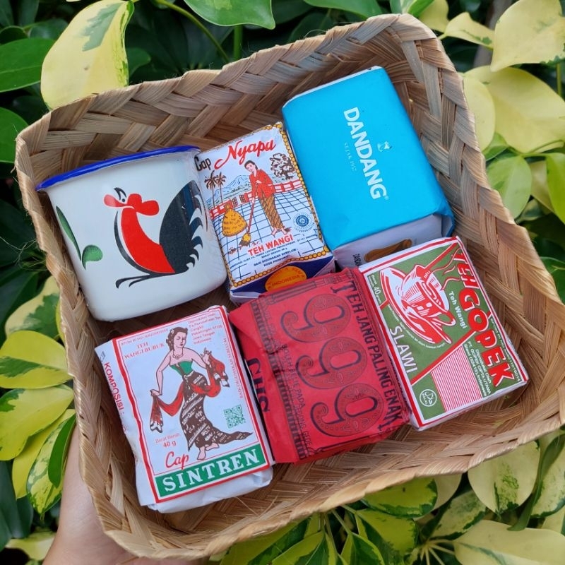 

Hampers Natal Paket Teh Solo Teh Racikan Solo