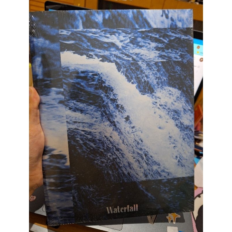 B.I Hanbin Waterfall sealed