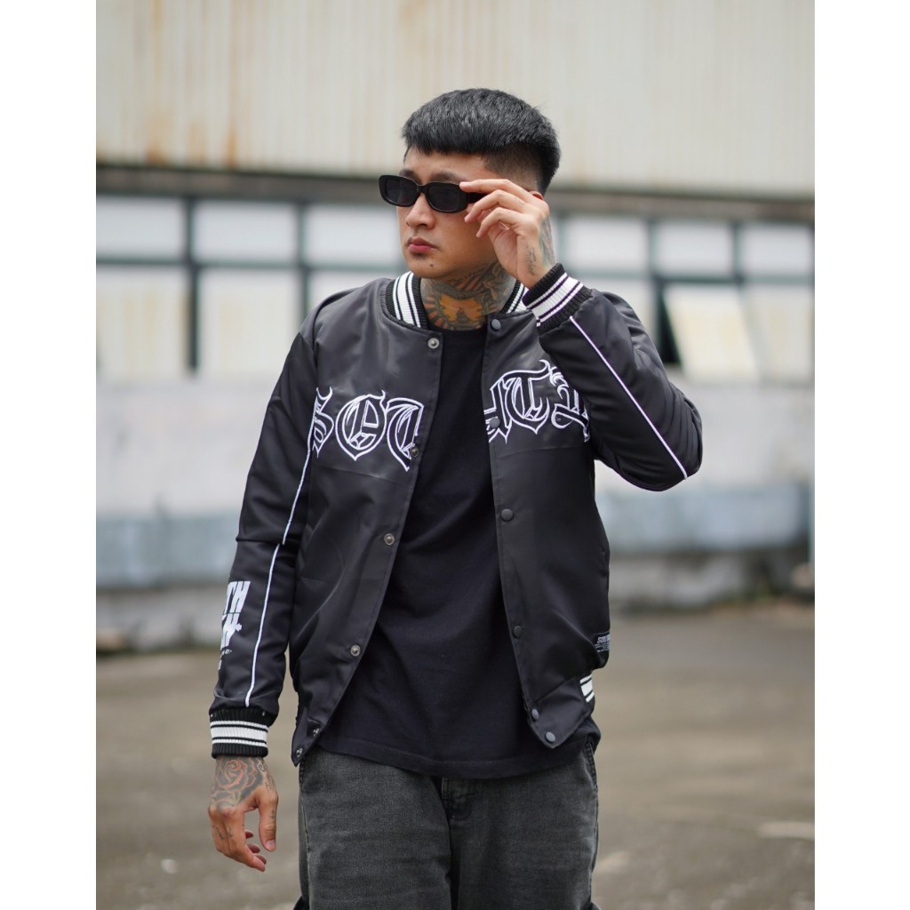 Jaket Bomber Pria Distro Jaket Baseball Wolves Hitam Southweek