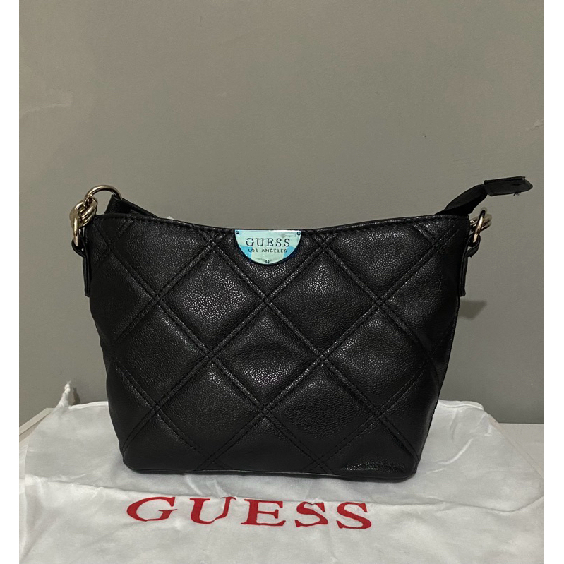 Tas Selempang Guess