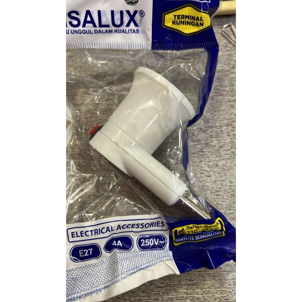 VISALUX Fitting / Pitting Lampu Colok dan Saklar On / Off