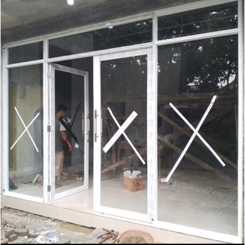 Partisi Kaca Aluminium