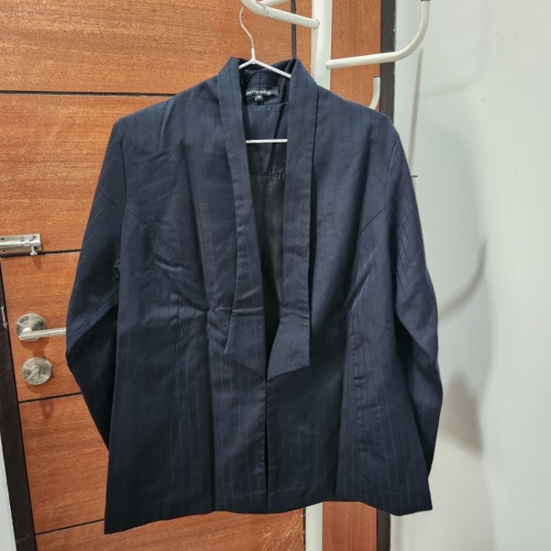 Blazer Wanita White Mode Warna Navy XL Preloved