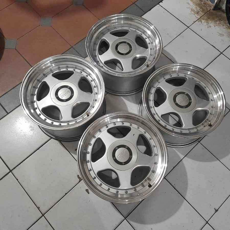 Velg Mobil Bekas Jazz Vios Yaris Mobilio Swift Baleno Fiesta OZ RACING R16